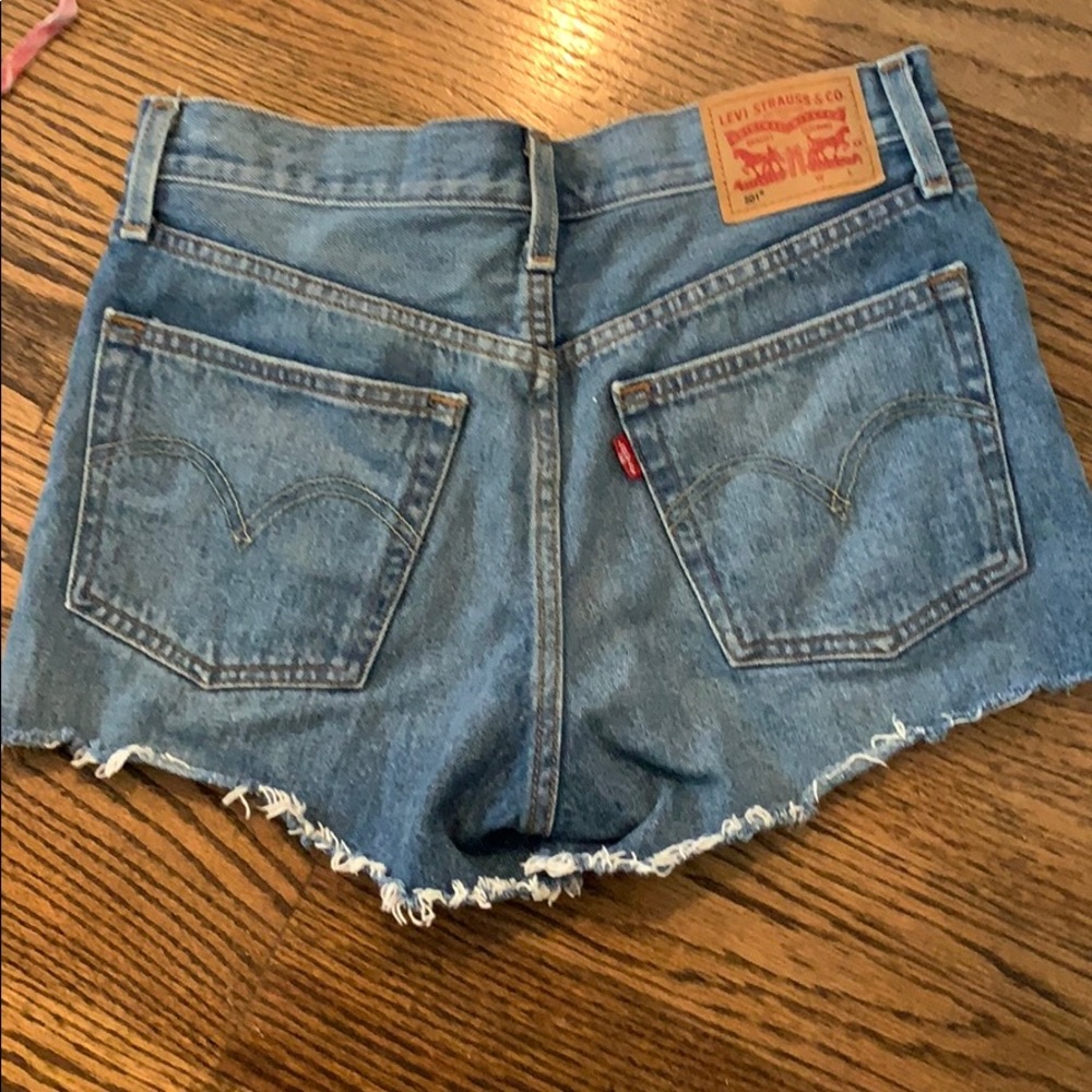 Levi’s 501 shorts size 25